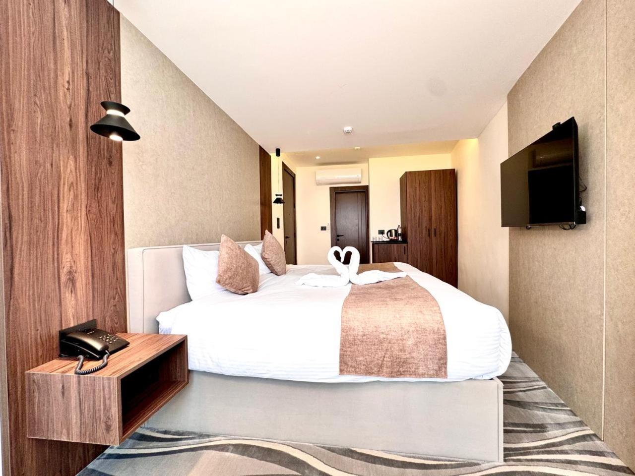 New Merryland Hotel Амман Екстер'єр фото
